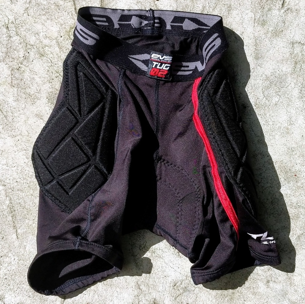 EVS Youth Boys Tug 02 Shorts Riding Padded M